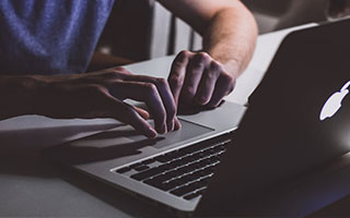 FB体育官方平台-库里：空投的“魔术师”，破解NBA防守密码！，里程碑!库里总得分超魔术师 仓促出手投丢